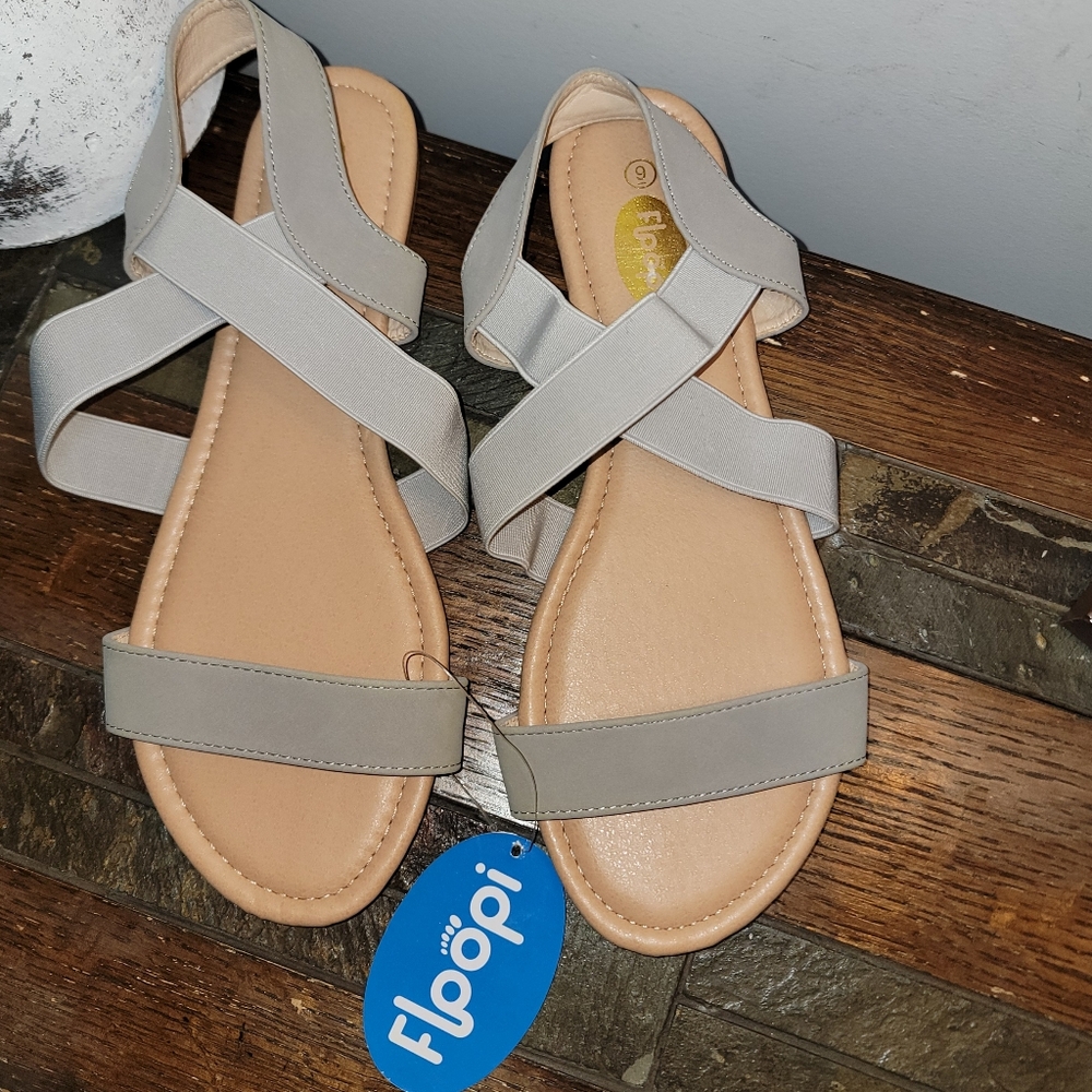 Floopi Sandals - Size 9